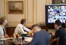 Ανασχηματισμός: Οι καρέκλες που τρίζουν, οι σταθεροί και οι μεταγραφές